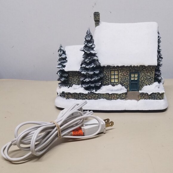 Hawthorn Village Thomas Kinkade Christmas Light Up Village Clothier - Picture 7 of 12